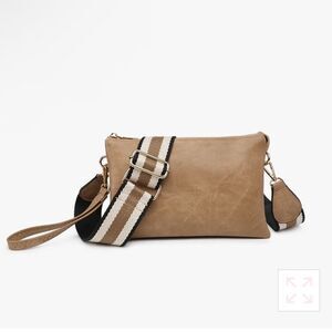 Jenn & Co Izzy Vegan Crossbody in Taupe. NWT!